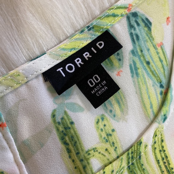 Torrid Cactus Blouse Size 00 - Picture 11 of 16